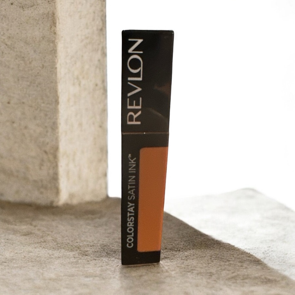 Revlon ColorStay Satin Ink in Warm Brown